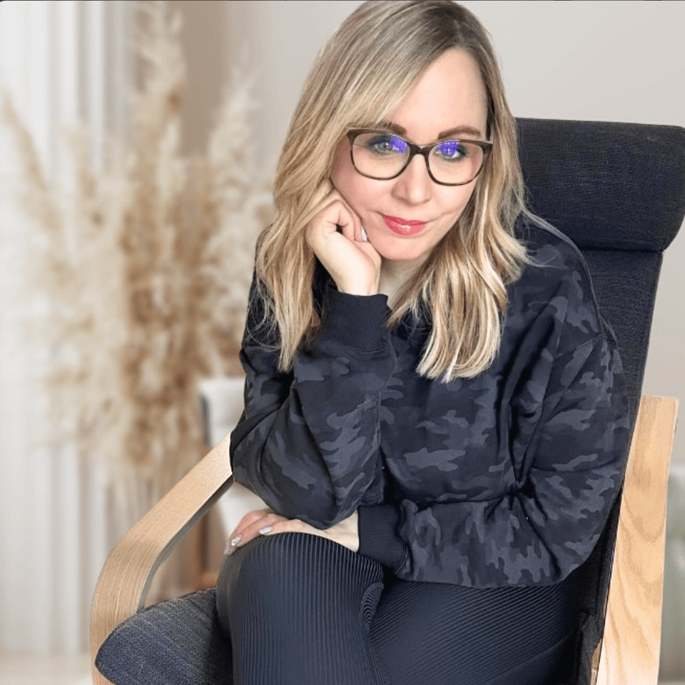 Sarah Kolumna – Journalistin & True Crime Creatorin im Sessel-Portrait